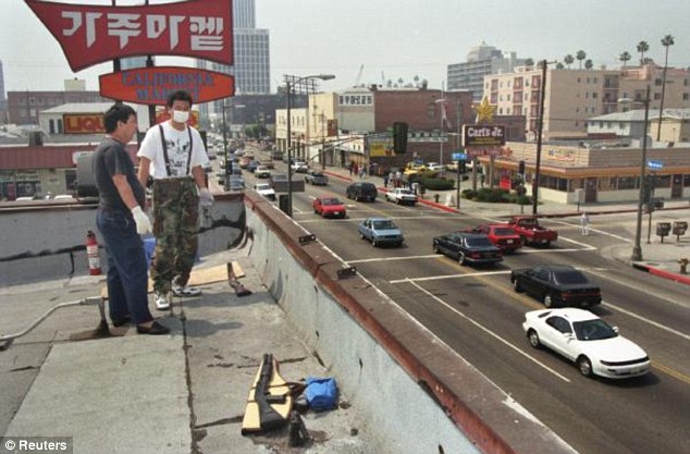  Koreans On Roof With Guns
